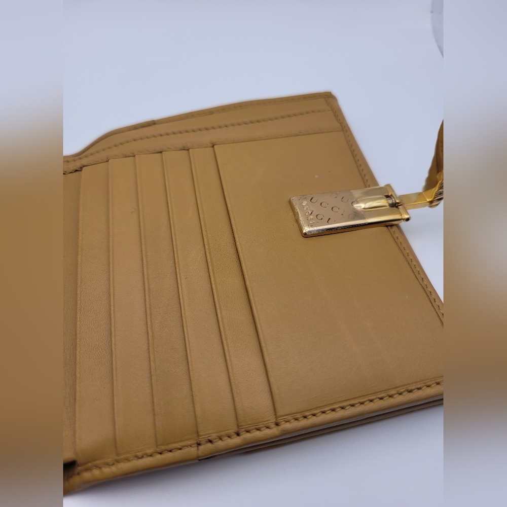 Gucci Tiger Clasp Bifold Wallet - Picture 5 of 6